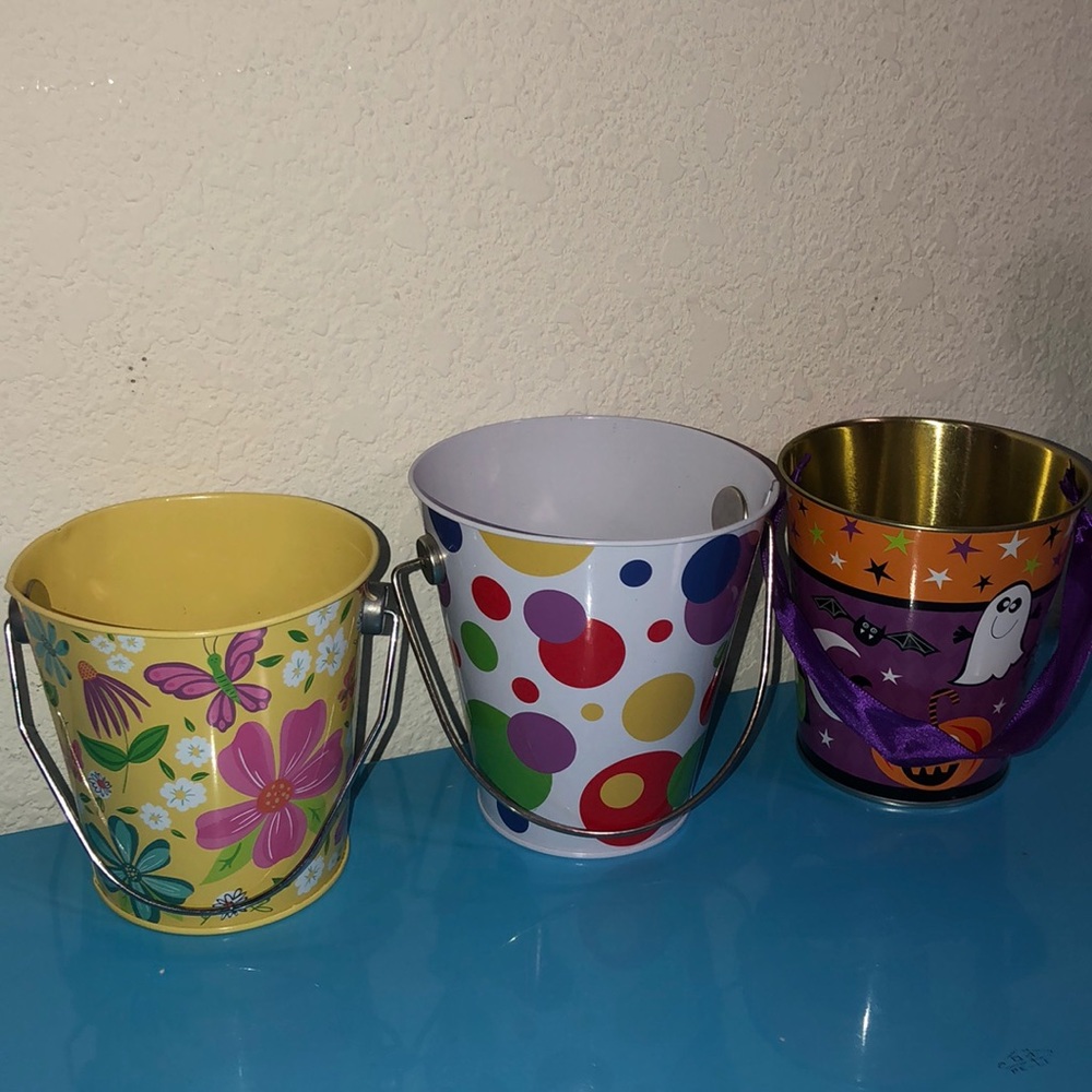 3 Decorative Buckets